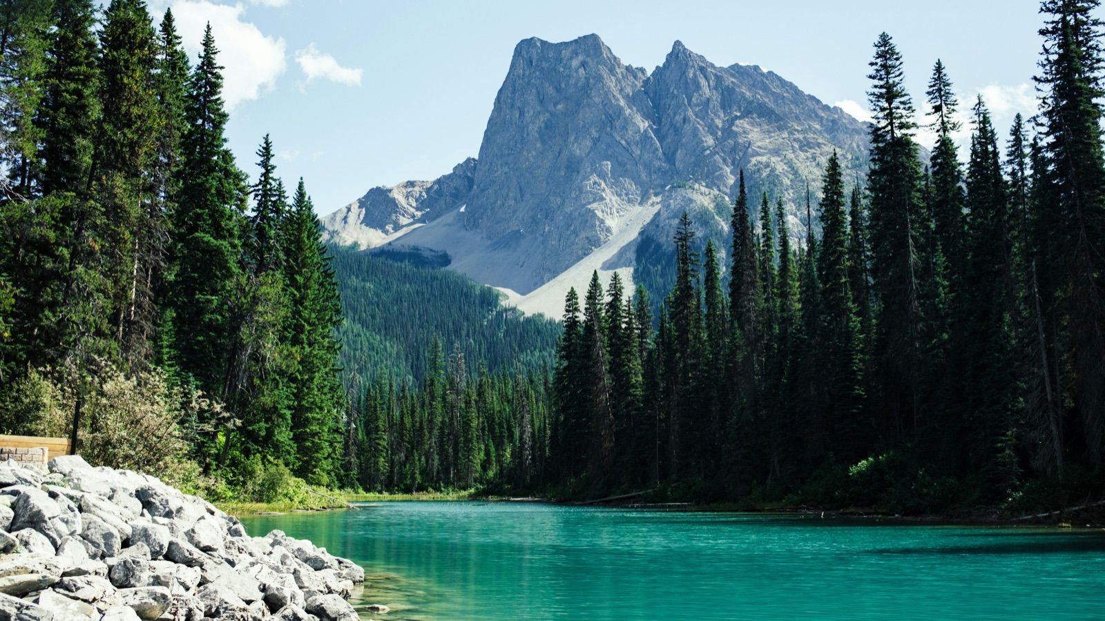 Jade-green Emerald Lake below the Wapta Mountain range in Yoho — Banff Journey Banff & Beyond tour