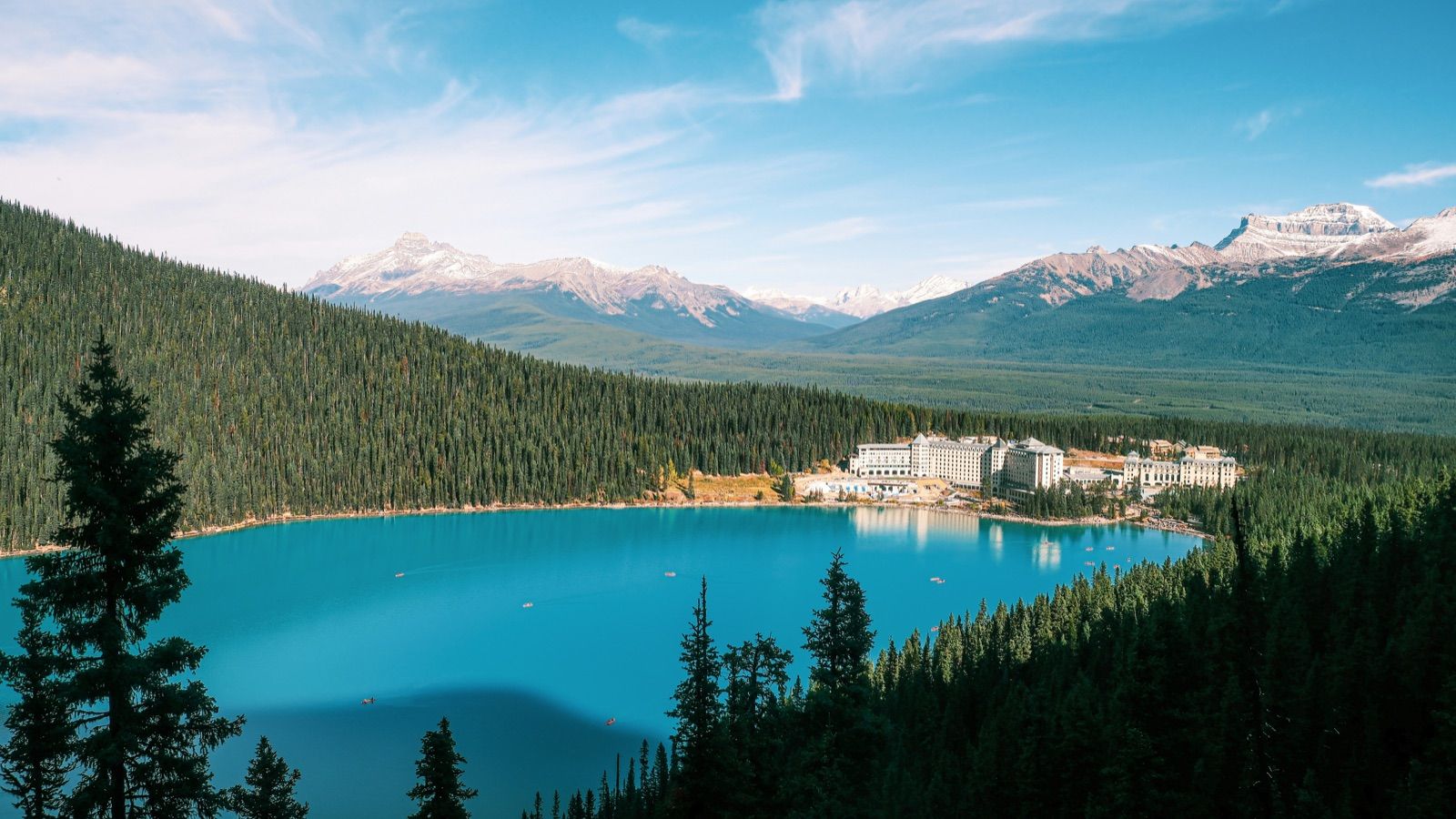Turquoise Lake Louise beside the Fairmont Chateau Lake Louise — Banff Journey Lake Louise & Moraine Lake tour